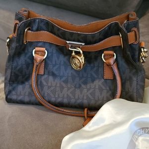 Michael Korea Purse and Wallet